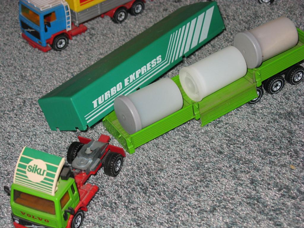 SIKU Trucks 2 modelauto's - SUPERMOOI en onbespeeld, Ophalen, Zo goed als nieuw, Bus of Vrachtwagen, SIKU