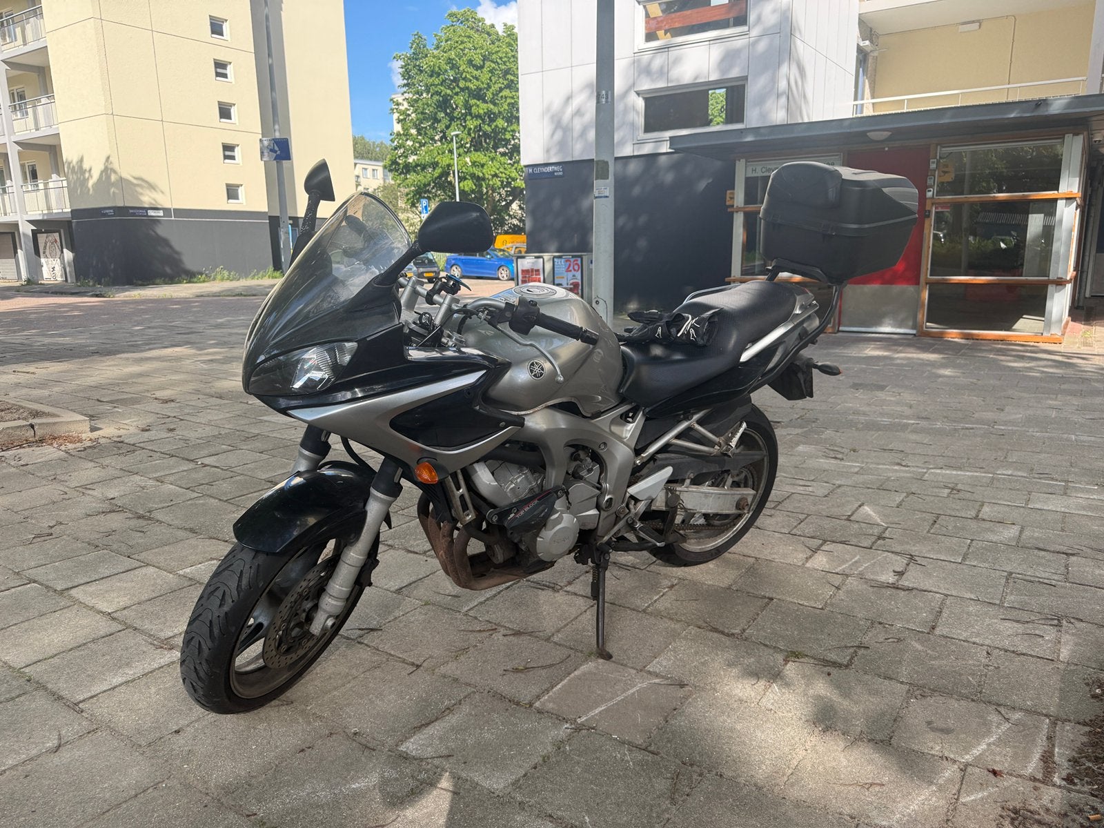 Yamaha FZ6 2004, Motoren, Motoren | Yamaha, Sportuitlaat, 4 cilinders, Motorrijbewijs A, Gebruikt