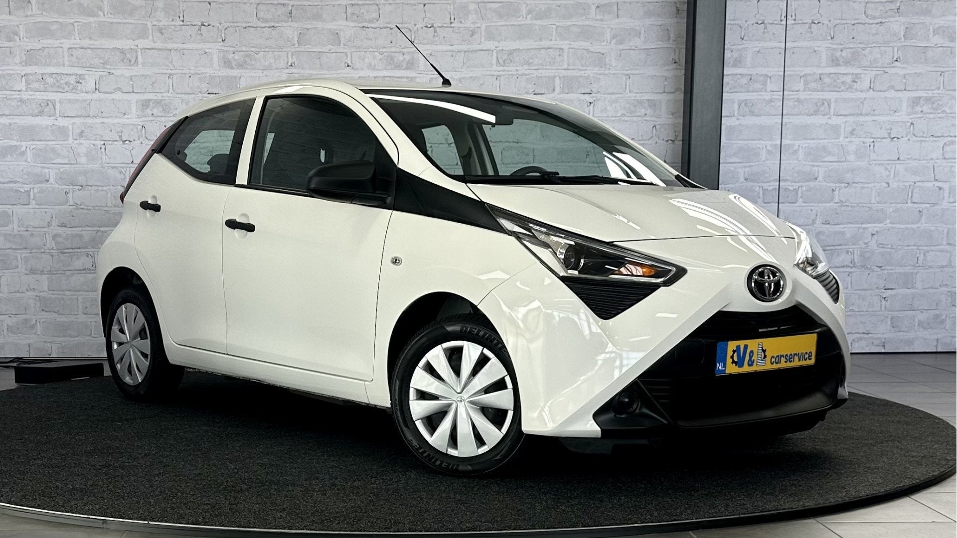 Toyota Aygo 1.0 VVT-i x-fun / Airco / Cruise (bj 2020), Auto's, Voorwielaandrijving, Stof, Gebruikt, 4 stoelen