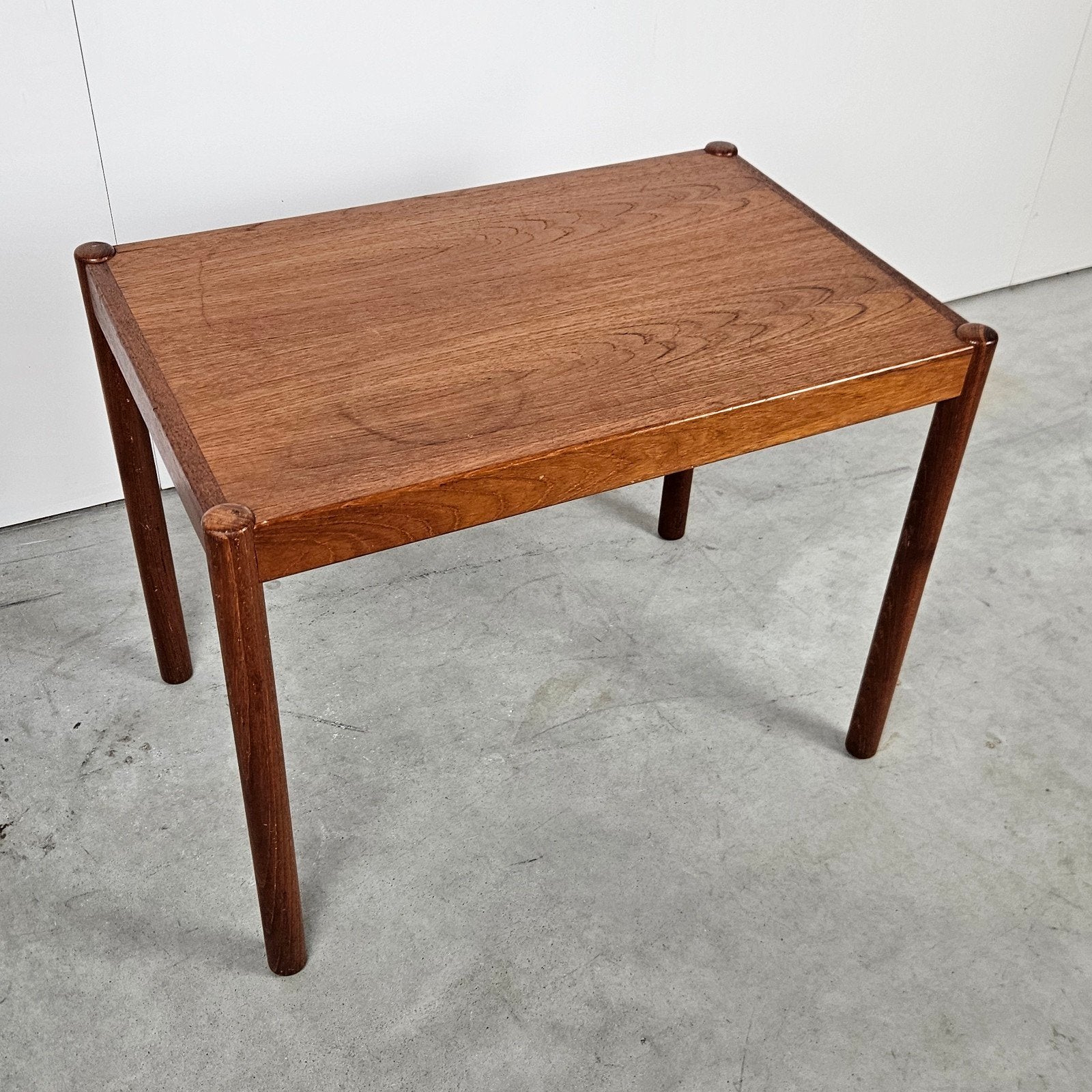 Vintage teak bijzettafeltje, Ophalen of Verzenden, Huis en Inrichting