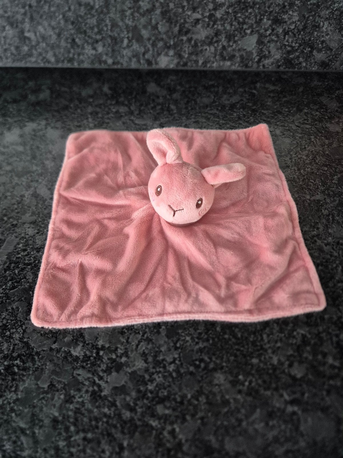 Wibra - Knuffeldoekje Konijn roze, Ophalen of Verzenden, Zo goed als nieuw, Konijn
