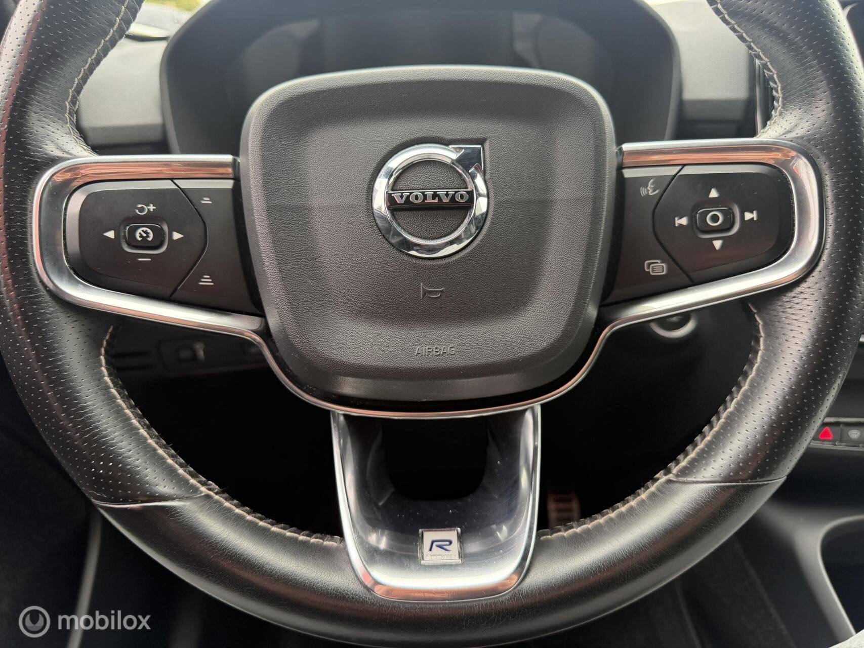 Foto 21 van Volvo XC40 2.0 T4 AWD R-Design AUTOMAAT / CARPLAY