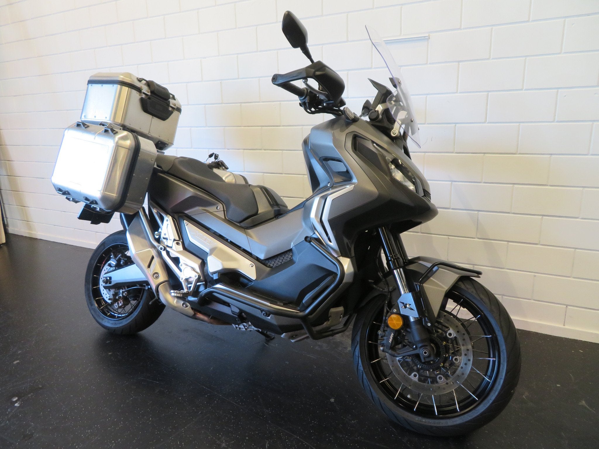 Honda X-ADV 750 ABS DCT NIEUWSTAAT! (bj 2020), 788 cc, Scooter, Gebruikt, Bedrijf