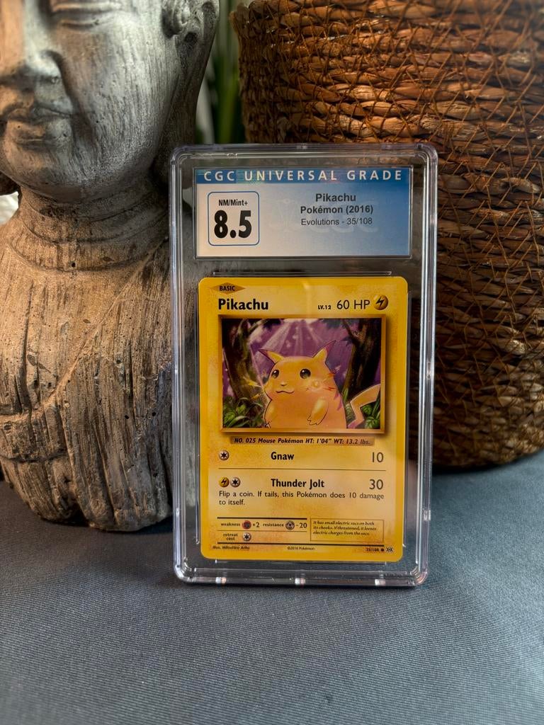 Pikachu Pokémon Kaart CGC 8.5 Evolutions 2016, Ophalen of Verzenden, Zo goed als nieuw, Losse kaart