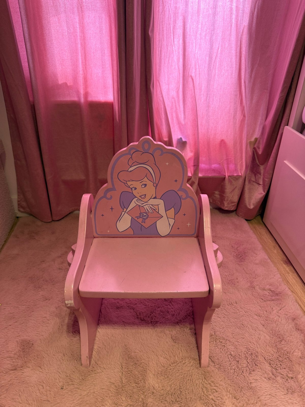 Roze kinderstoel met Assepoester opdruk, Kinderen en Baby's, Kinderstoelen, Ophalen, Gebruikt, Overige typen