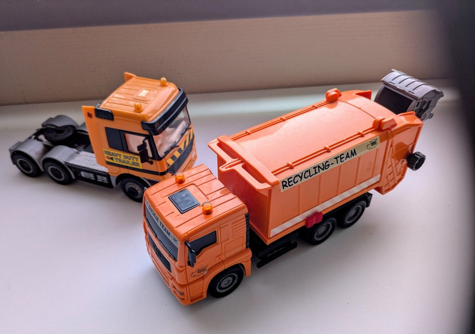 Speelgoedauto,'s 2 stuks. Vuilniswagen met kliko, Ophalen of Verzenden