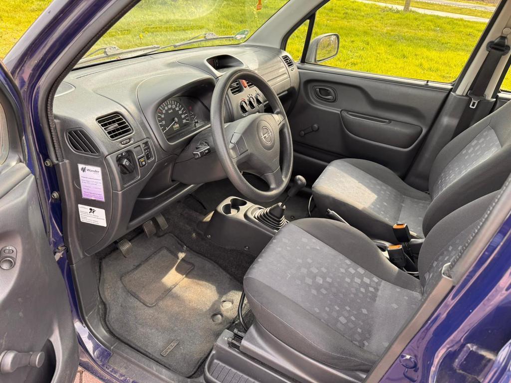 Opel Agila 1.2-16V Essentia 75 PK TREKHAAK, Auto's, Opel, Voorwielaandrijving, Blauw, Origineel Nederlands, Bedrijf