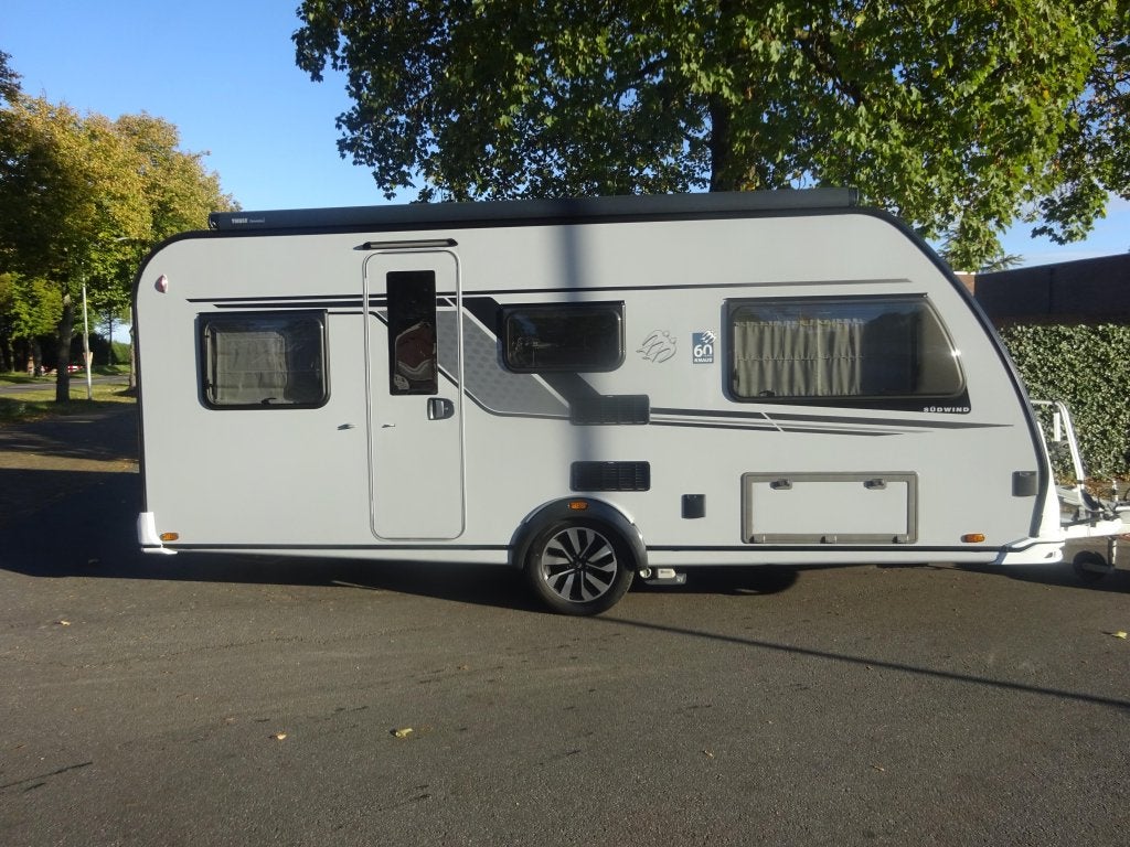 Knaus Sudwind GERESERVEERD, Caravans en Kamperen, Oven, Rondzit, Bedrijf, 4 tot 5 meter