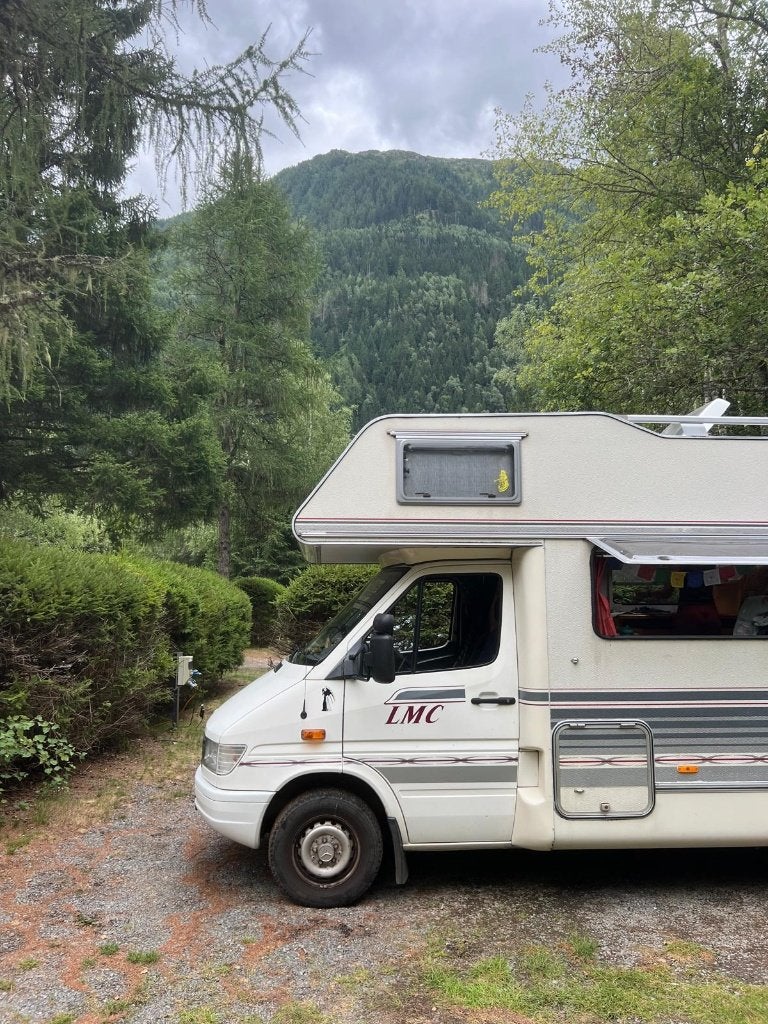 Mercedes 312D, 2.9 liter, 6 persoons camper, Buscamper of Camperbus, Luifel, Particulier, Reservewiel