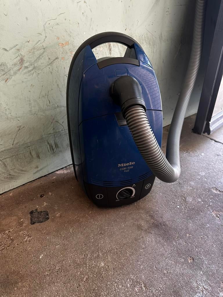 Stofzuiger Miele 1600Watt, Witgoed en Apparatuur, Stofzuigers, Stofzak, Stofzuiger, Ophalen of Verzenden, 1600 tot 2000 watt