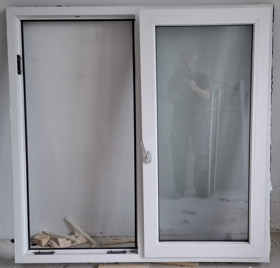 Kunststof kozijn met draaikiep raam, Kunststof, Raamkozijn, Zo goed als nieuw, Inclusief glas
