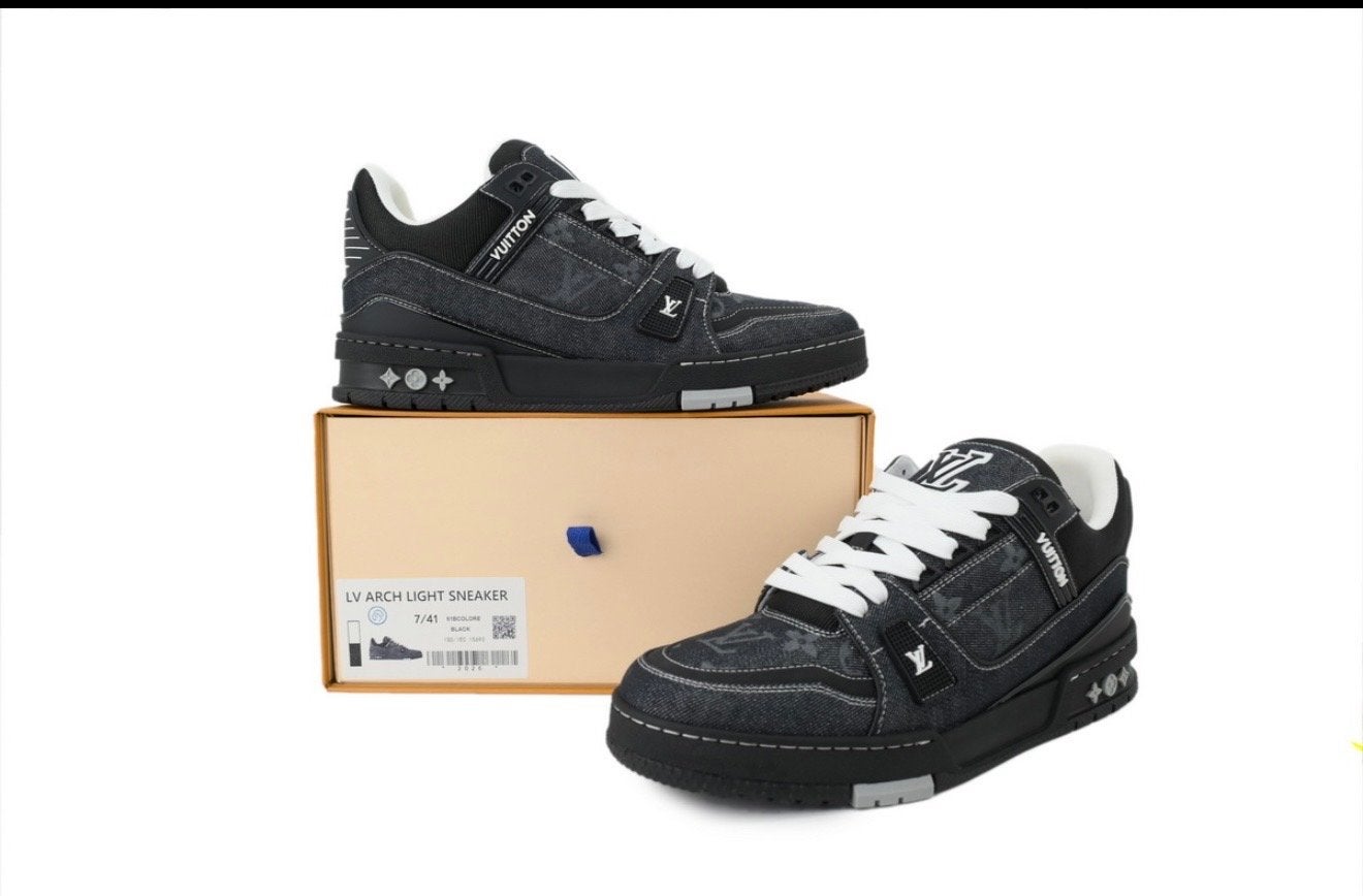 Louis Vuitton LV Arch Light Sneaker Zwart, Verzenden, Zo goed als nieuw, Zwart, Sneakers of Gympen