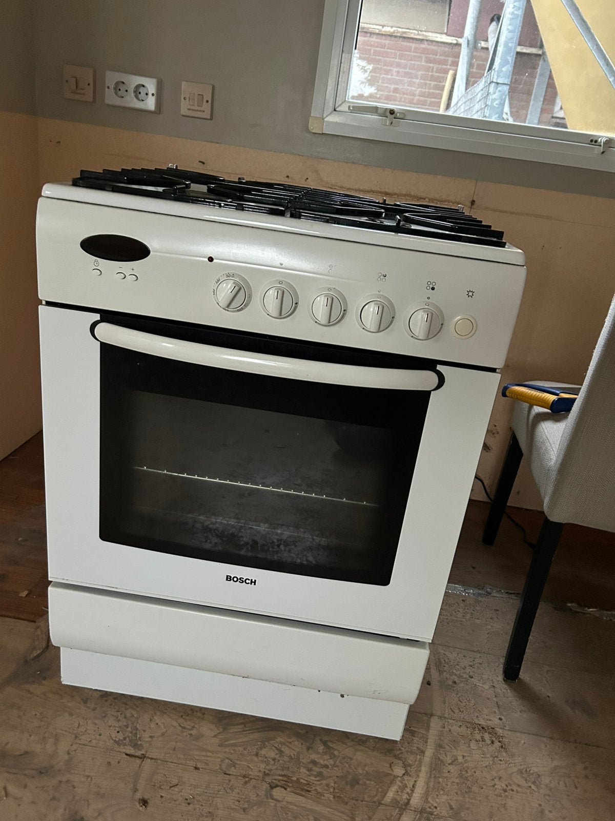 Kookplaat met oven op gas, Witgoed en Apparatuur, Kookplaten, Ophalen, 4 kookzones, Zo goed als nieuw, Gas
