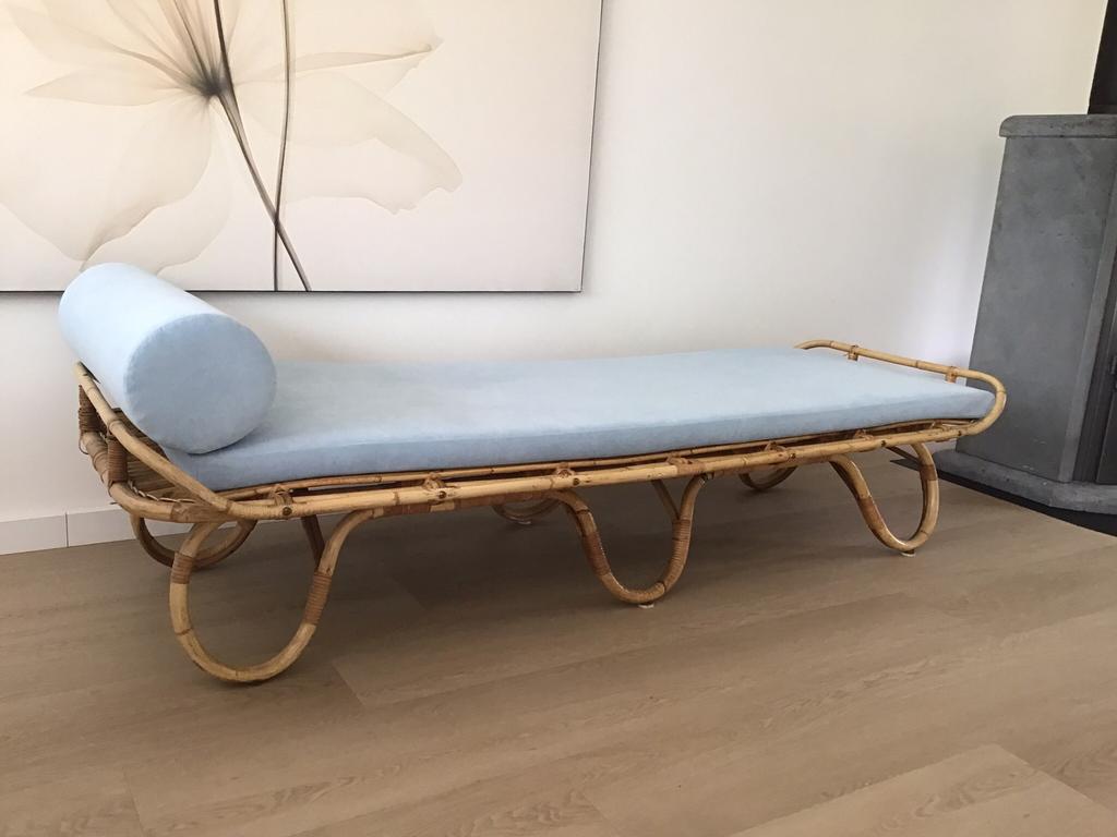Ligbed daybed  rotan bamboe vintage opnieuw gestoffeerd, Ophalen, 190 cm of minder, Zo goed als nieuw, Eenpersoons