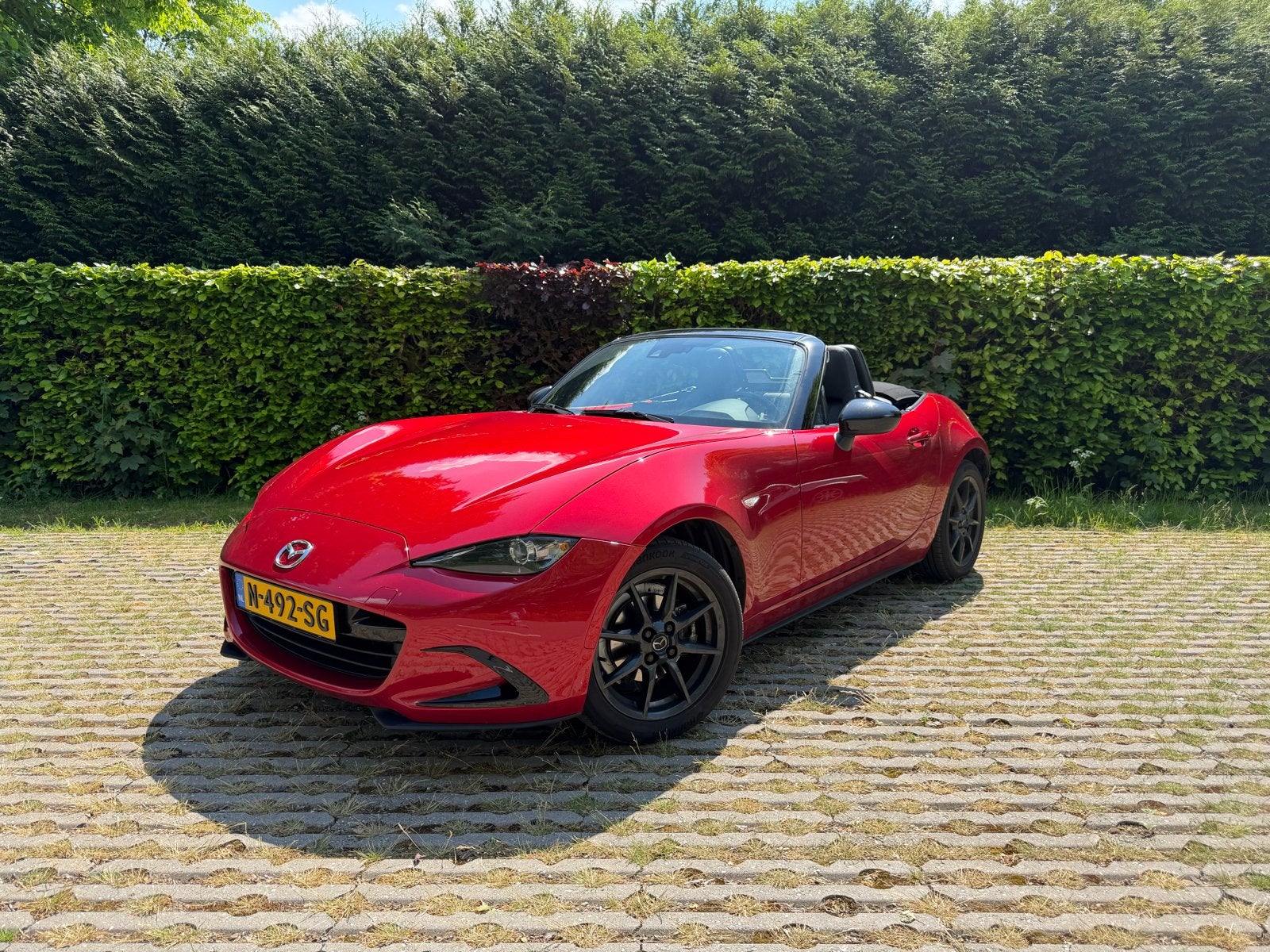 Mazda MX-5 1.5 Skyactiv-g 96KW 2016 Rood, Auto's, Mazda, Achterwielaandrijving, 4 cilinders, Cabriolet, Leder