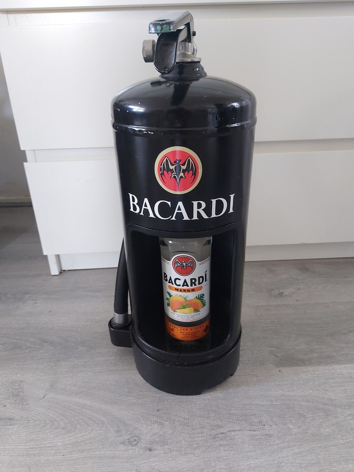 Bacardi Brandblusser Drankdispenser, Ophalen, Gebruikt, Brandblusser