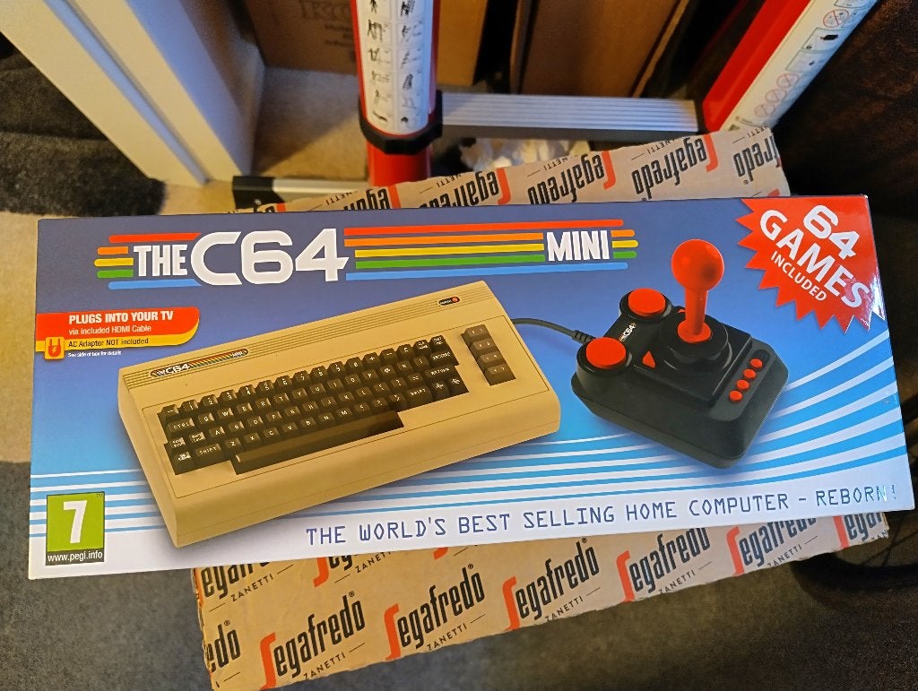 Commodore 64 mini + joystick (c64, RETRO, vrijwel nieuw), Computers en Software, Ophalen of Verzenden, Commodore 64