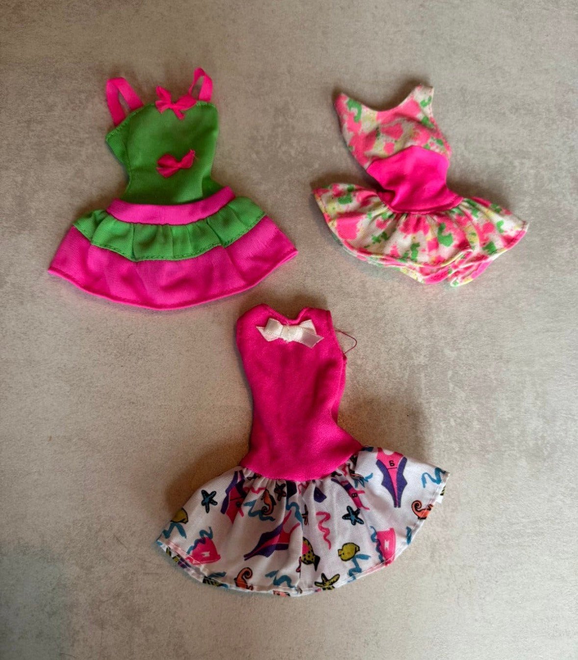 Barbie jurkjes jaren 90, Verzamelen, Ophalen of Verzenden, Gebruikt, Kleertjes