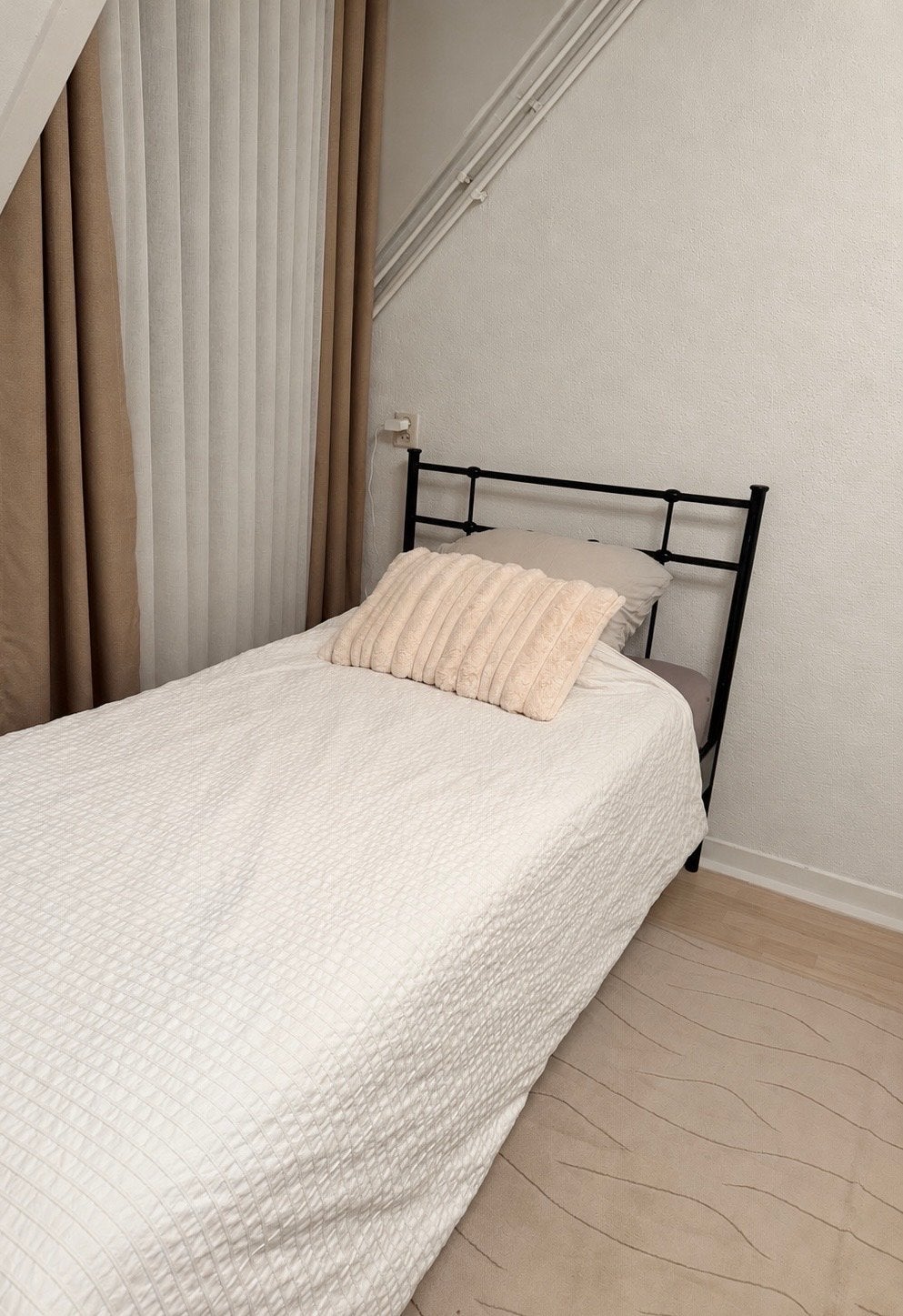 Eenpersoonsbed 90x200 cm van Beterbed, zo goed als nieuw, Ophalen, 90 cm, Eenpersoons, Zwart