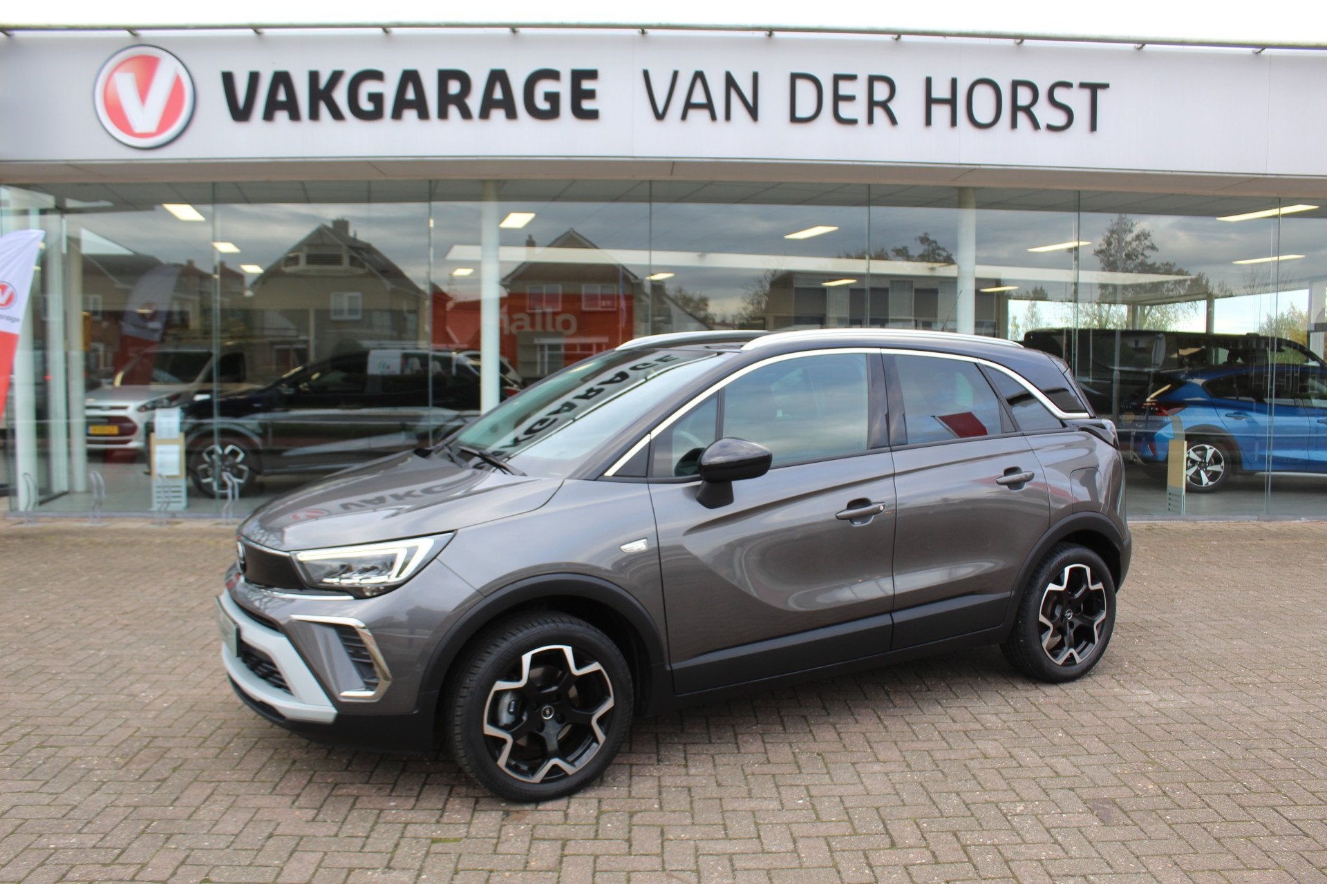Opel Crossland 1.2-110pk Turbo Ultimate. Mooie en luxe hoogz, 12 maanden, Gebruikt, Zwart, 1199 cc