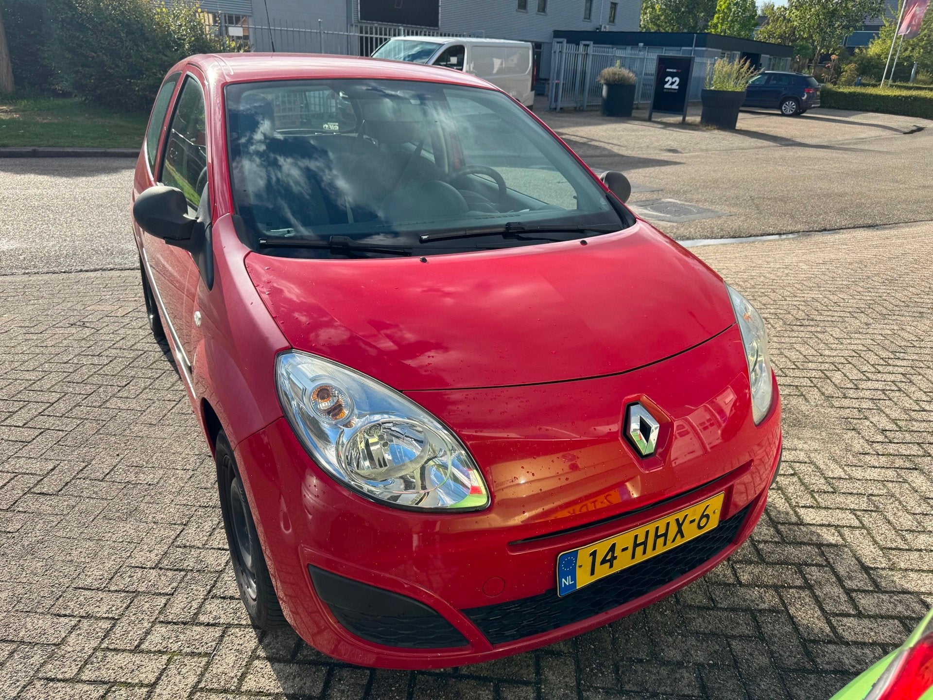 Renault Twingo 1.2 Authentique NIEUWE APK, Voorwielaandrijving, Twingo, Gebruikt, 31 €/maand