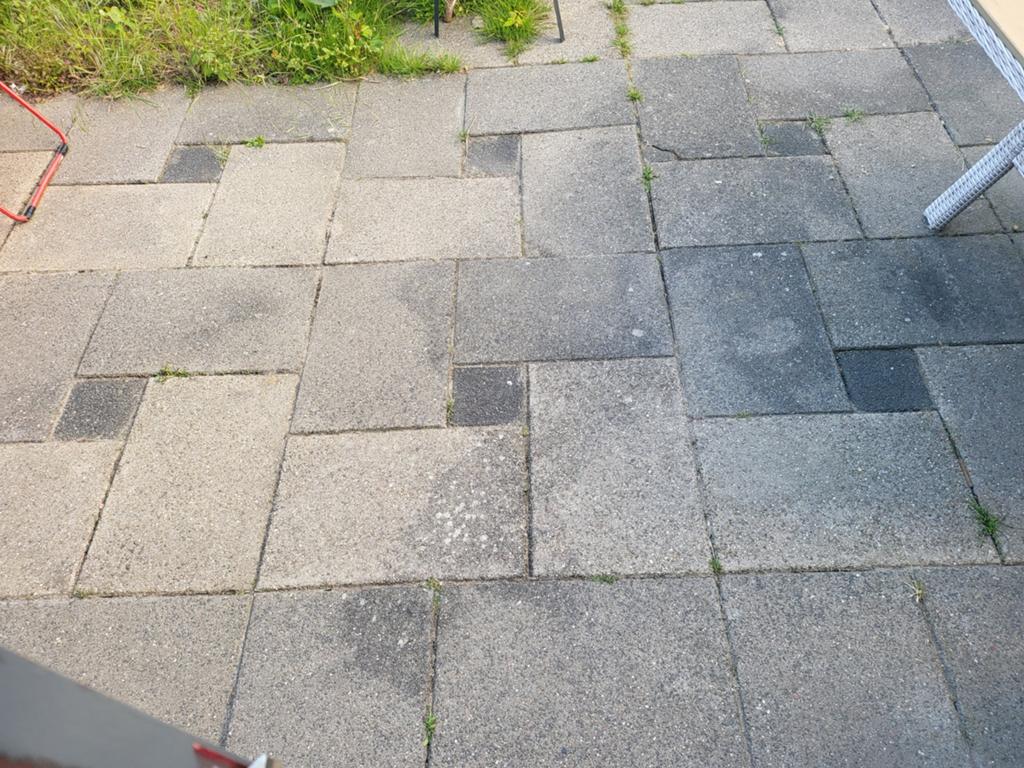 Gratis 200+ grindtegels en 50 kleine tegels  Alkmaar, Tuin en Terras, Tegels en Klinkers, Ophalen, Gebruikt, 10 m² of meer, Grind