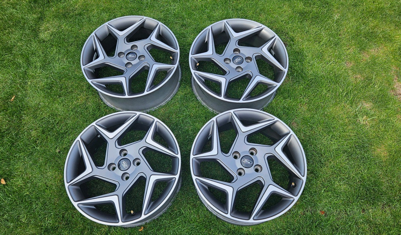 Ford Fiësta MK8 ST 18 inch velgenset incl. TPMS sensoren, Auto-onderdelen, Banden en Velgen, 18 inch, Velg(en), Nieuw, Ophalen of Verzenden
