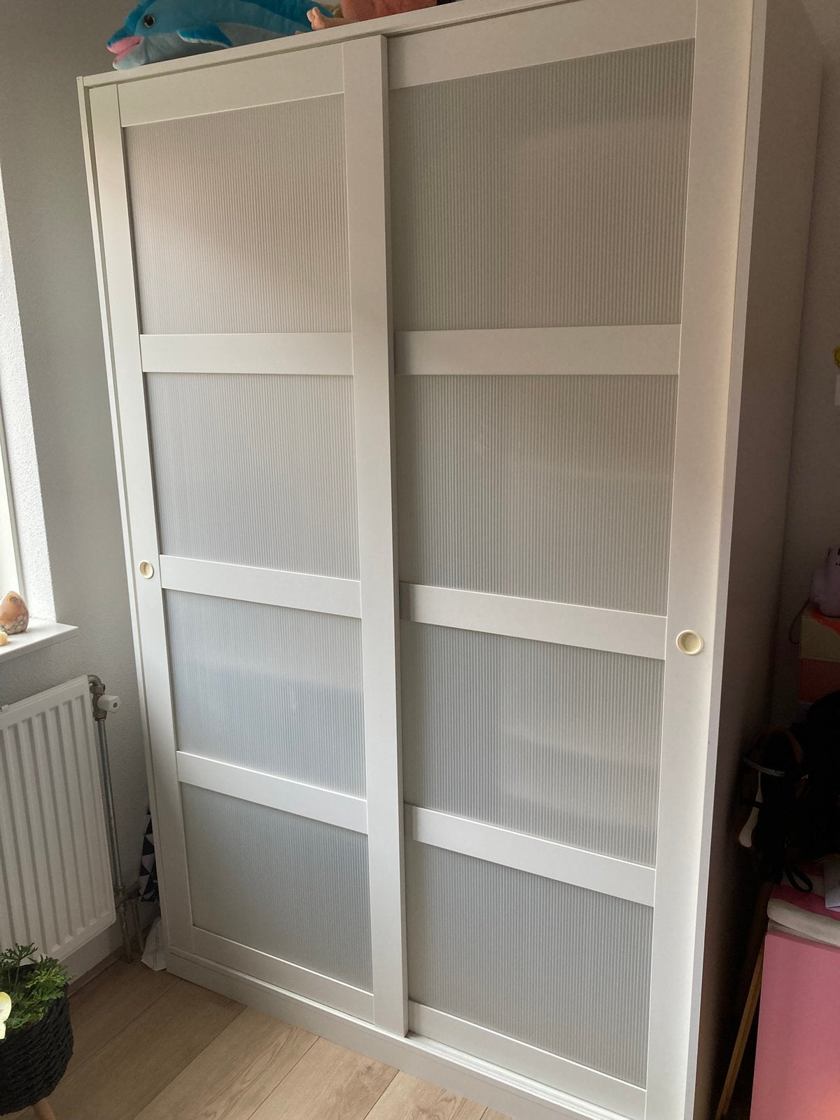 Kledingkast,wit,van ikea, Ophalen, Met deur(en), 100 tot 150 cm, Zo goed als nieuw