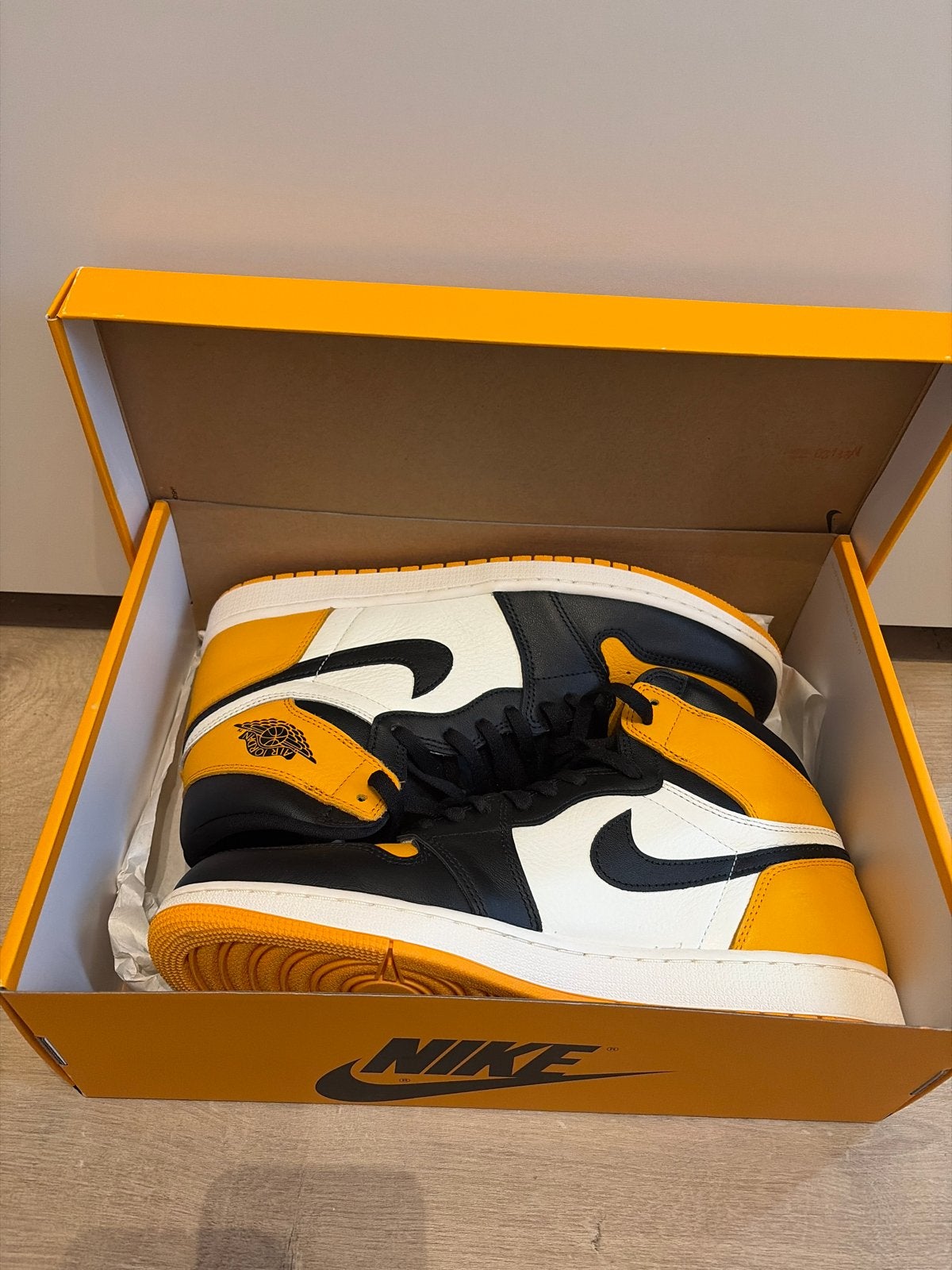 Nike Air Jordan 1 Retro High OG Taxi - Maat 47, Ophalen of Verzenden, Nieuw, Zwart, Sneakers of Gympen