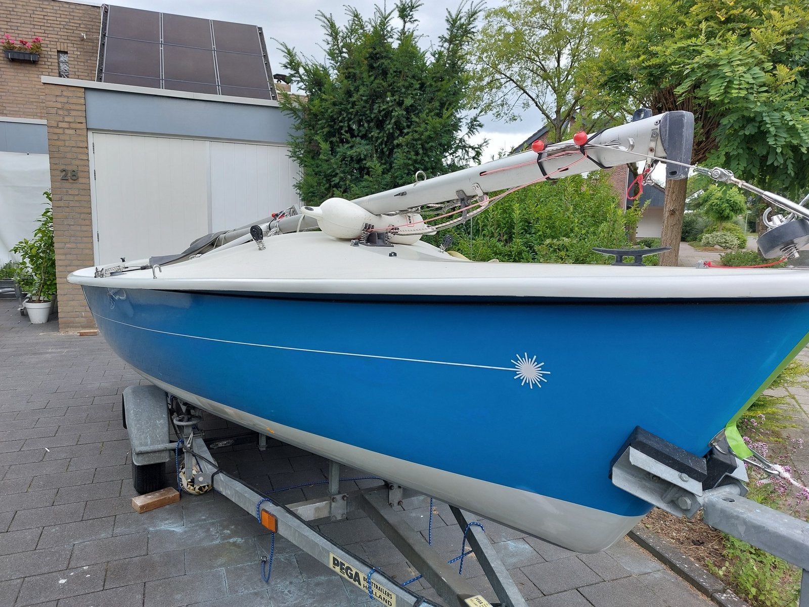 Pega boottrailer voor zeilboot of sloepjes, in goede staat, Watersport en Boten, Ophalen, Minder dan 1500 kg, Gebruikt, Open zeilboottrailer