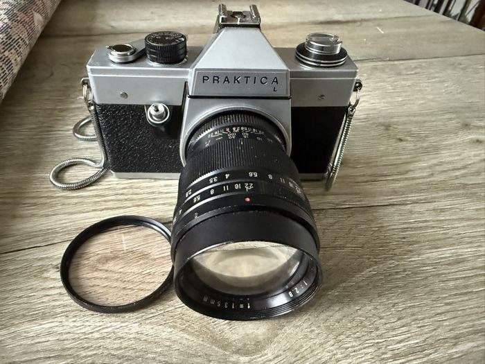Praktica L met een Aicoset - P 1: 2.8 1 = 135 Lens., Ophalen of Verzenden, Zo goed als nieuw, Spiegelreflex, Overige Merken
