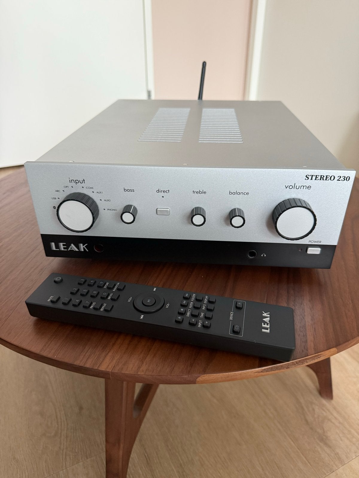 LEAK Stereo 230 Geïntegreerde Versterker - Zo goed als nieuw, Overige merken, Ophalen of Verzenden, Zo goed als nieuw, 60 tot 120 watt