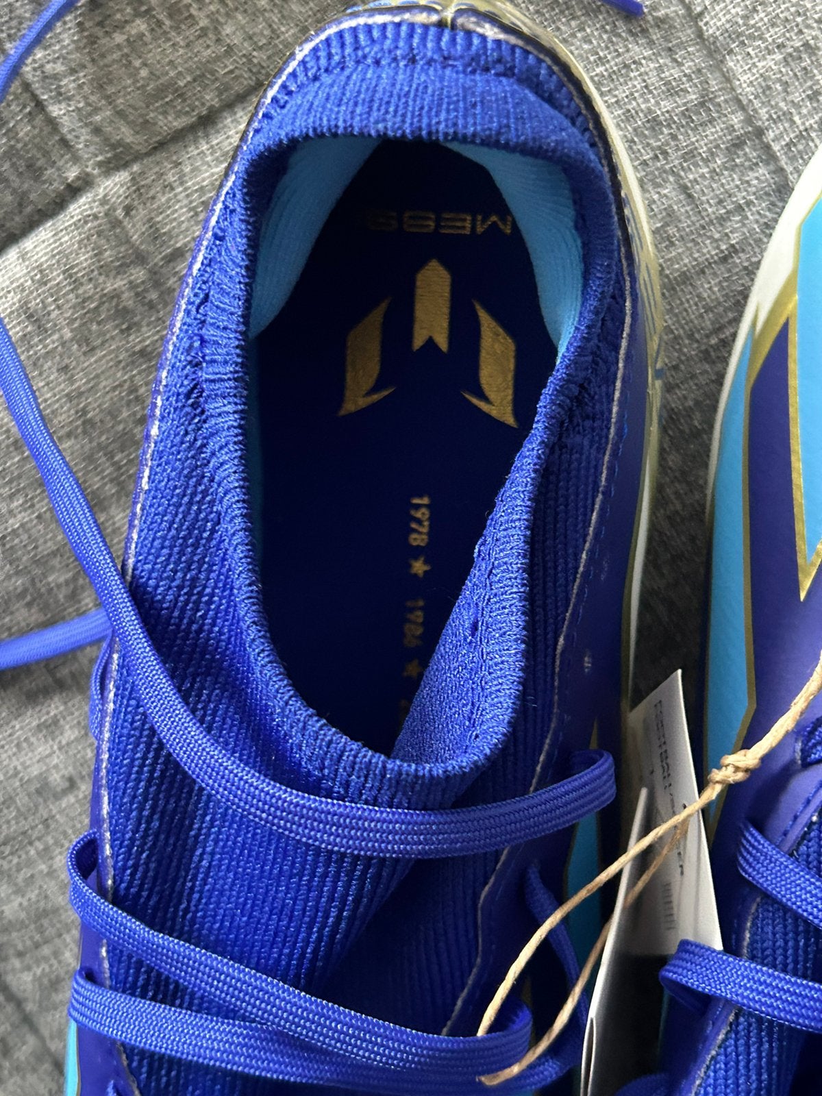Messi voetbalschoenen WK 2022, Ophalen of Verzenden, Zo goed als nieuw, Hardloopschoenen, Overige merken