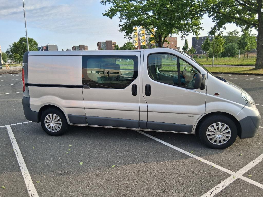 Opel Vivaro 2.5 Cdti 107KW DPF E4 2.9T 2010, Auto's, Bestelauto's, Particulier, ABS, Achteruitrijcamera, Airbags, Android Auto
