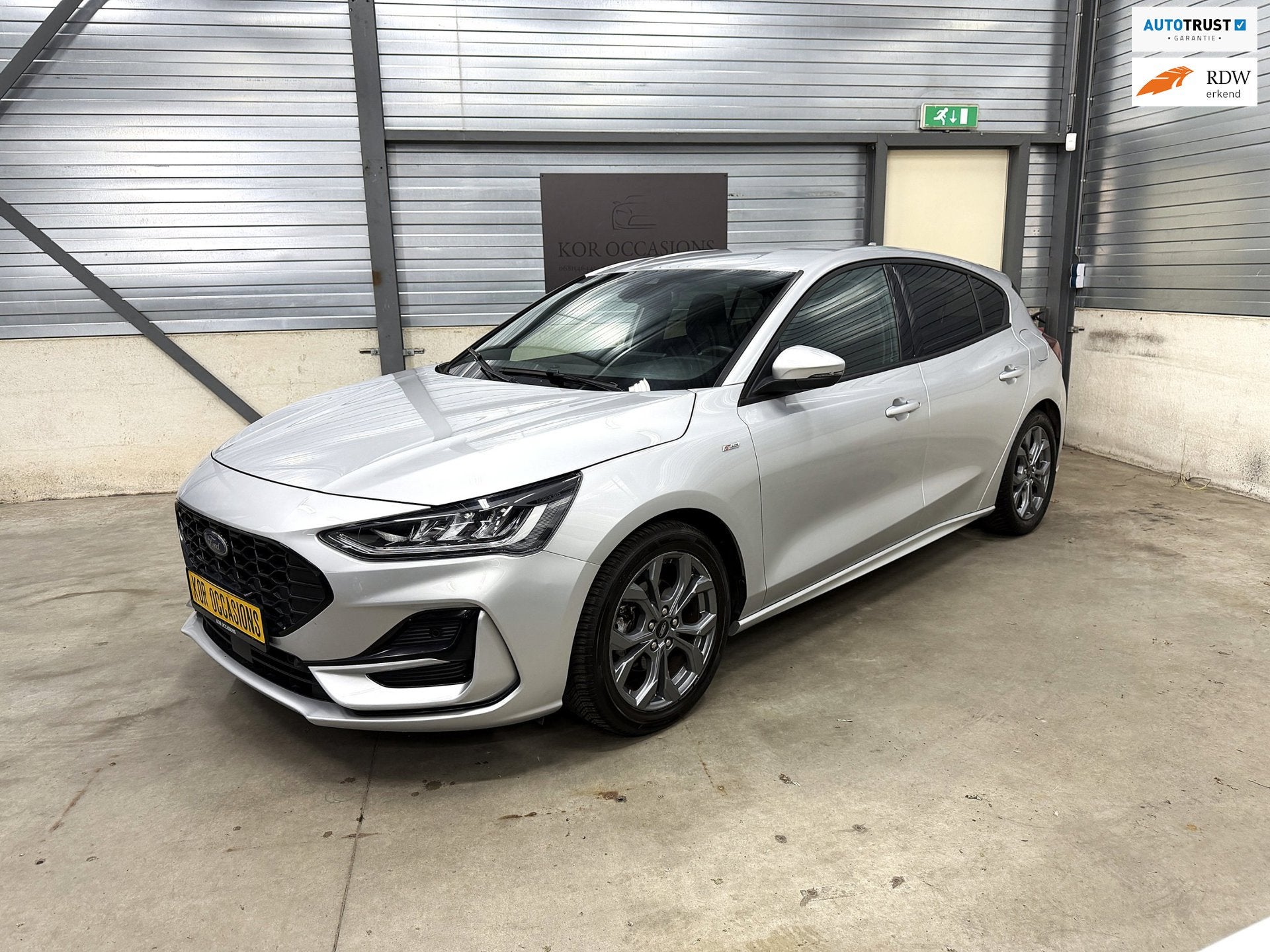 Ford Focus 1.0 EcoBoost Hybrid ST Line X 1ste eigenaar LED, Gebruikt, Zwart, Automatische klimaatregeling, Origineel Nederlands