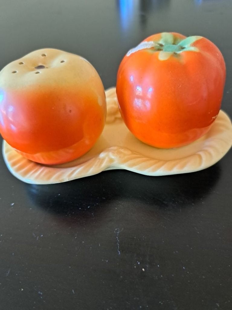 Vintage zout- en pepervaatjes in tomaten vorm 1950, Ophalen of Verzenden, Steen/keramiek, Overige merken, Oranje