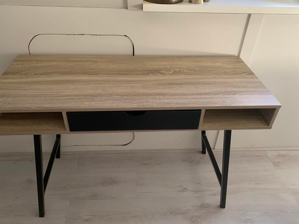 Klein, elegant, bruin/grijs bureau met lade, Huis en Inrichting, Bureaus, Ophalen of Verzenden, Zo goed als nieuw
