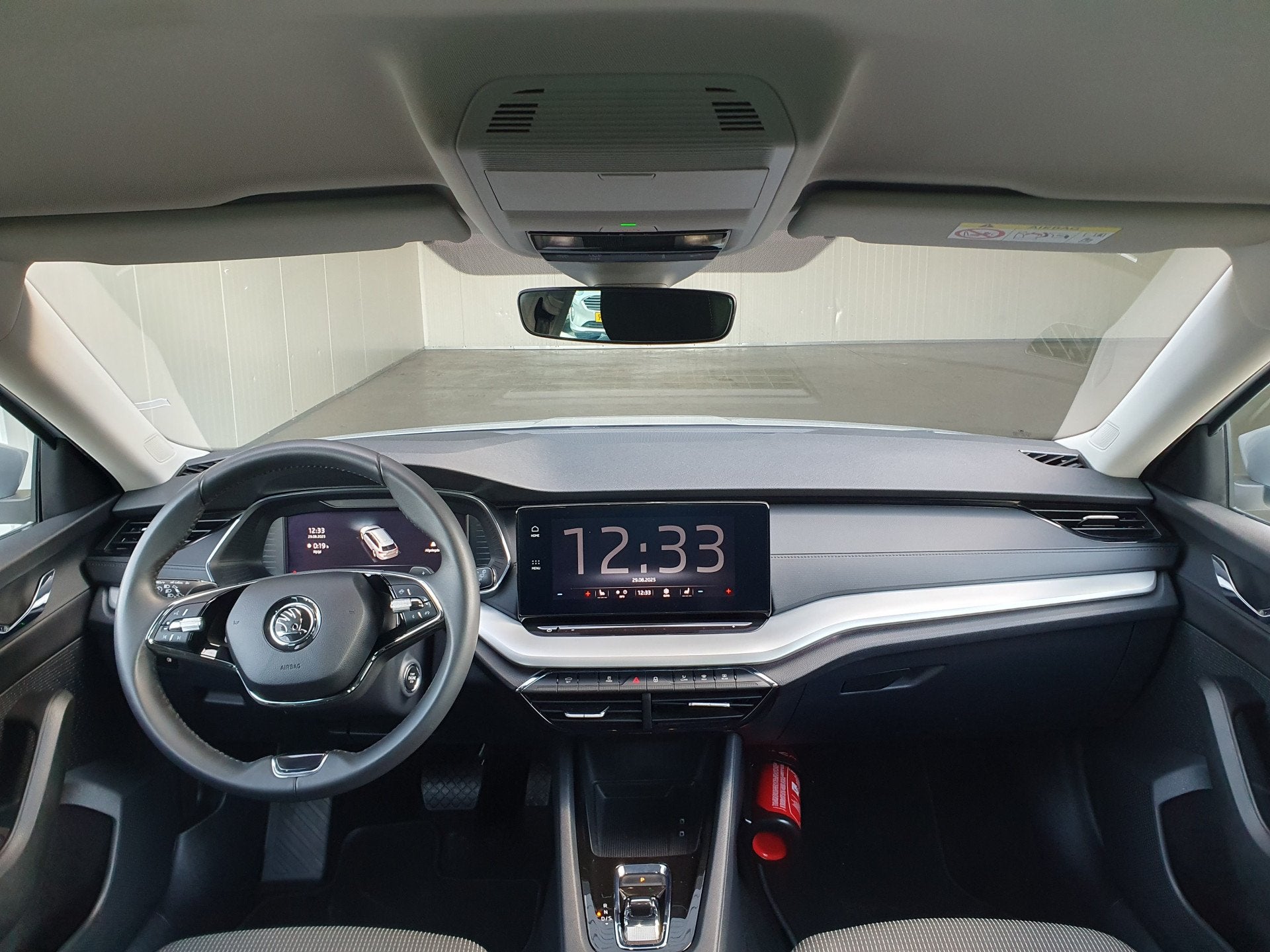 Skoda Octavia Combi 1.0 e-TSI Business Edition NAVI/CARPLAY/, Stof, Gebruikt, Euro 6, 1252 kg
