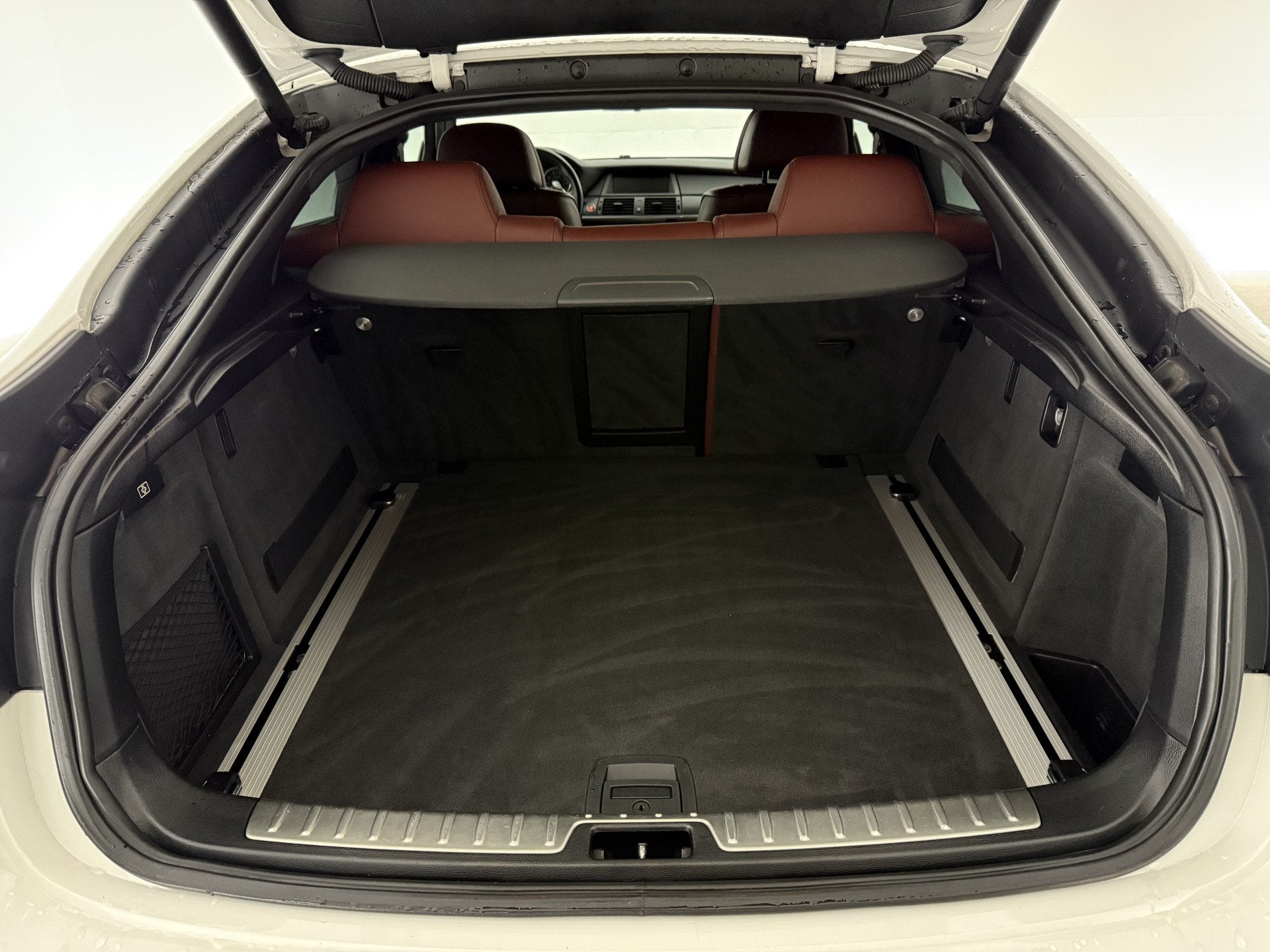 Foto 41 van BMW X6 xDrive High Executive 408PK | Youngtimer | Camera | M
