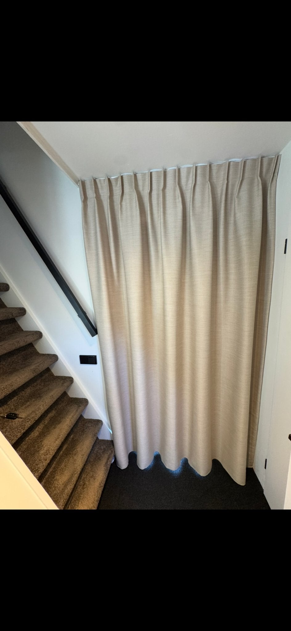 Nieuw Veneta verduisterend gordijn Close Beige 131x234 cm, Overgordijn, Overige merken, Verduisterend, Beige