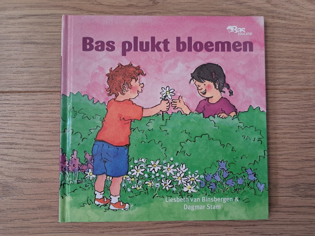 Boek 'Bas plukt bloemen' door Liesbeth van Binsbergen, Boeken, Ophalen of Verzenden, Gelezen, Liesbeth van Binsbergen, 3 tot 4 jaar