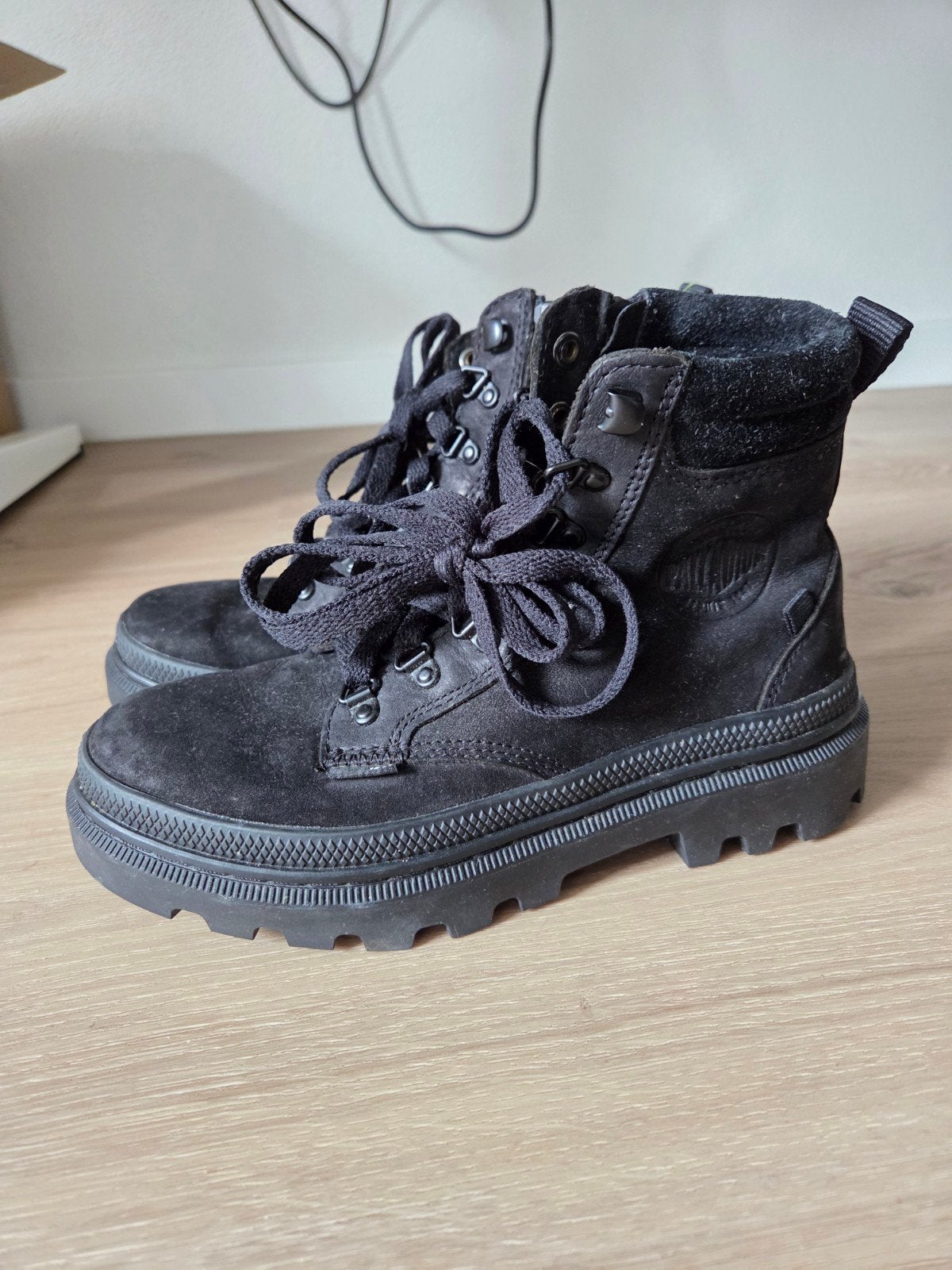 Palladium Enkellaarsjes maat 37, Kleding | Dames, Schoenen, Ophalen of Verzenden, Zo goed als nieuw, Wandelschoenen