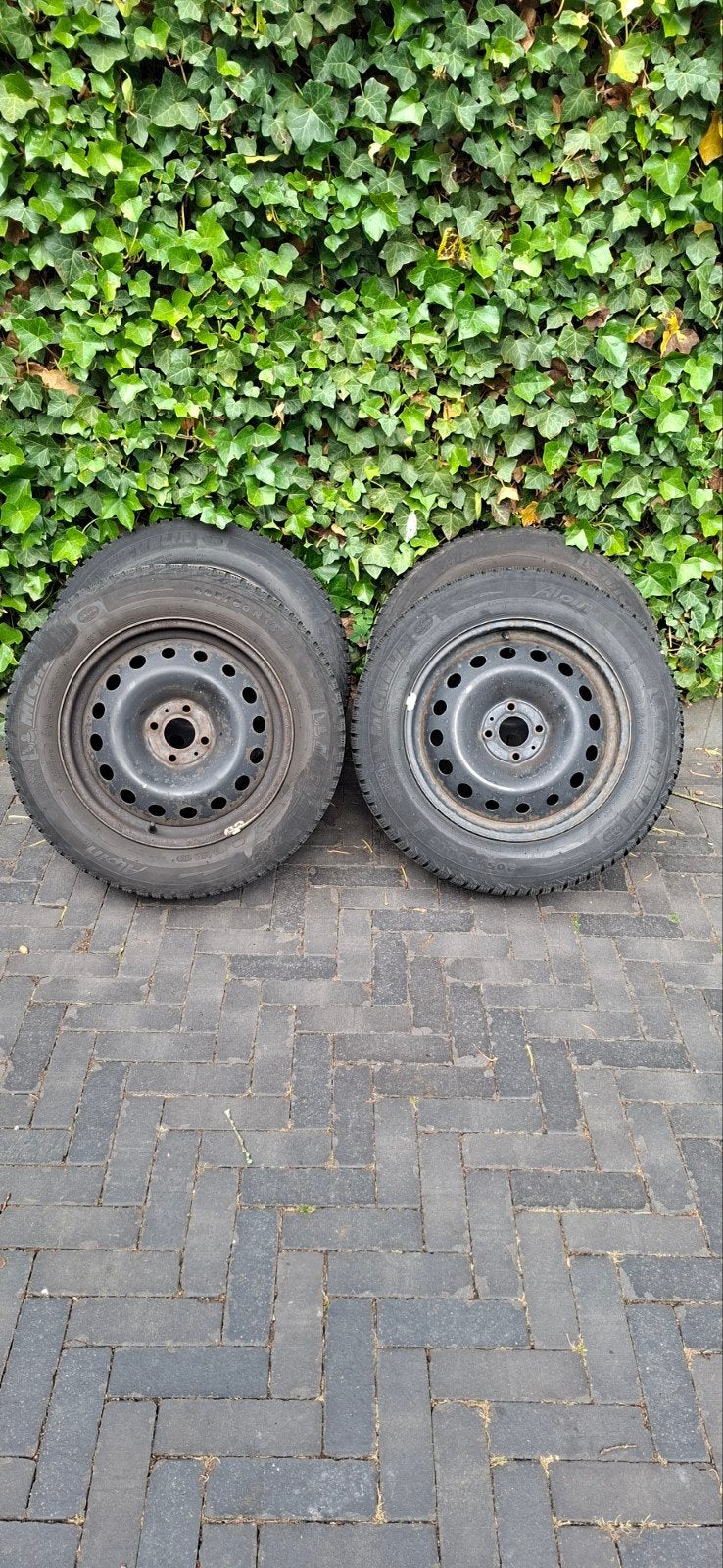 Michelin winterbanden + stalenvelg Renault Captur, Auto-onderdelen, Banden en Velgen, Ophalen, 16 inch, Banden en Velgen, 205 mm