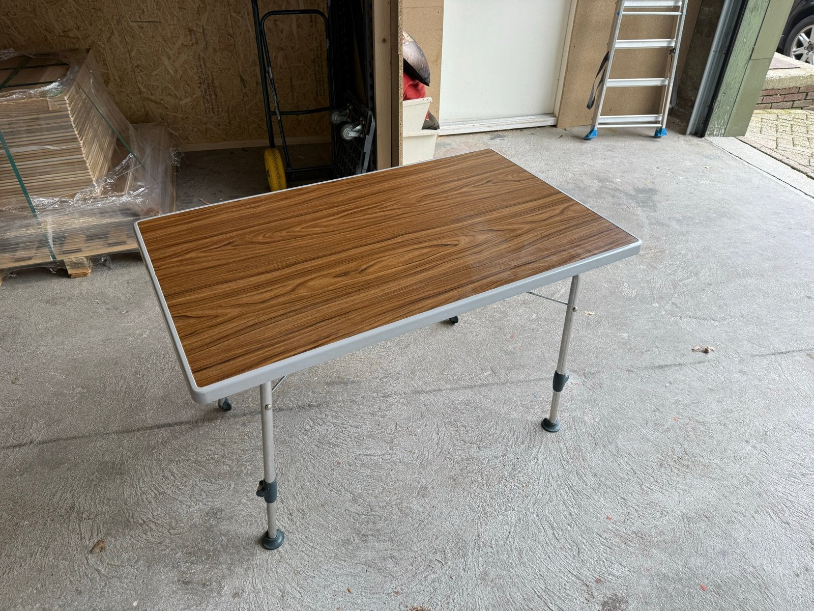 Verstelbare campingtafel - 69 x 115 cm, Ophalen, Gebruikt, Campingtafel