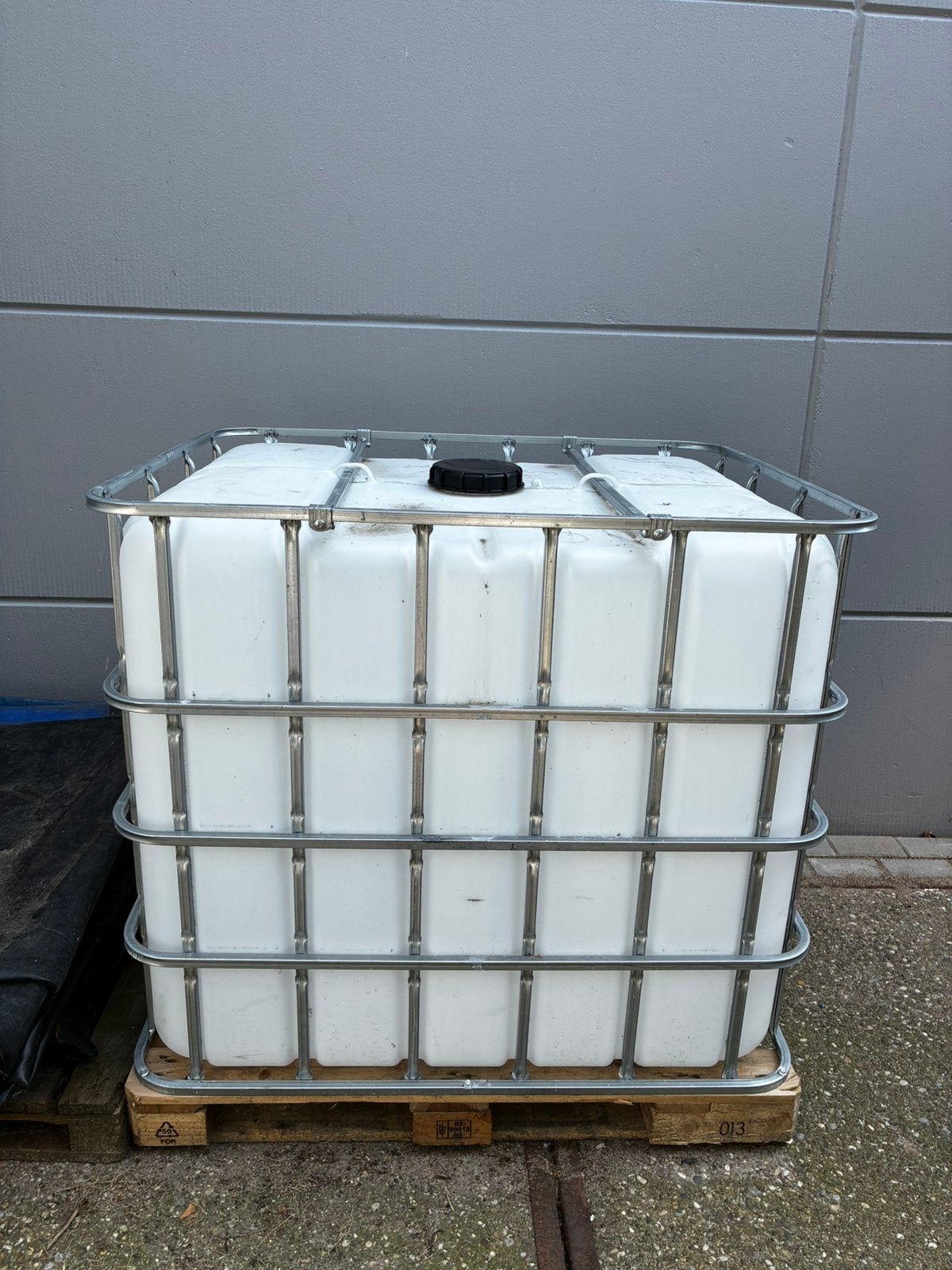IBC 1000 liter vat, 150 liter of meer, Ophalen, Zo goed als nieuw