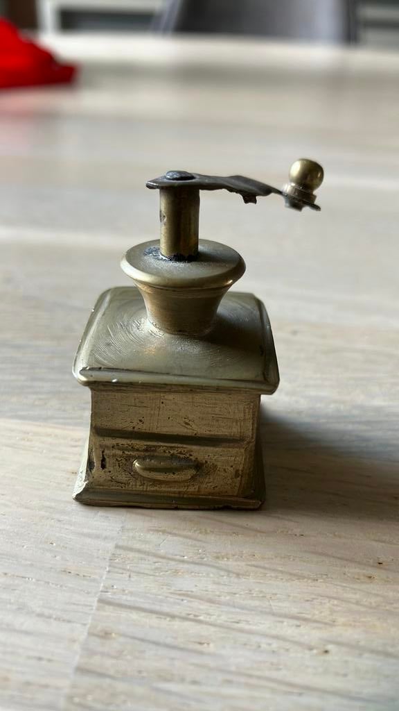 Miniatuur koffiemolen, Verzamelen, Poppenhuizen en Toebehoren, Ophalen of Verzenden, Poppenhuis