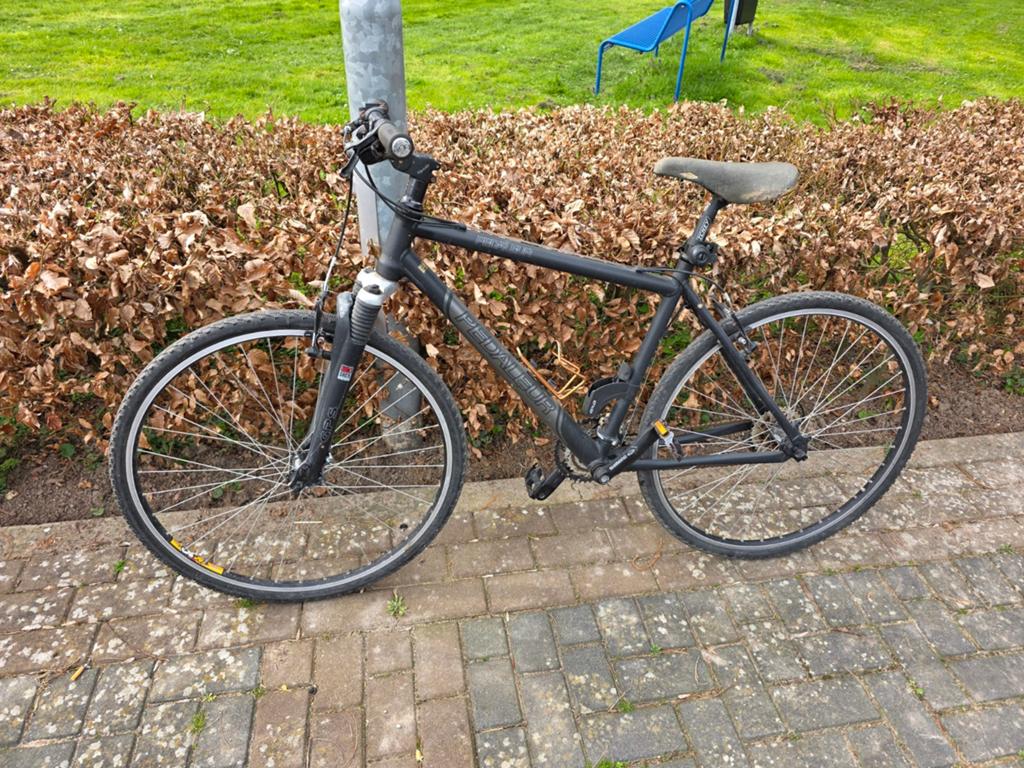 Mountainbike met lekke achterband - opknapper, Overige merken, Gebruikt, Onbekend@voorbeeld.com, Hardtail