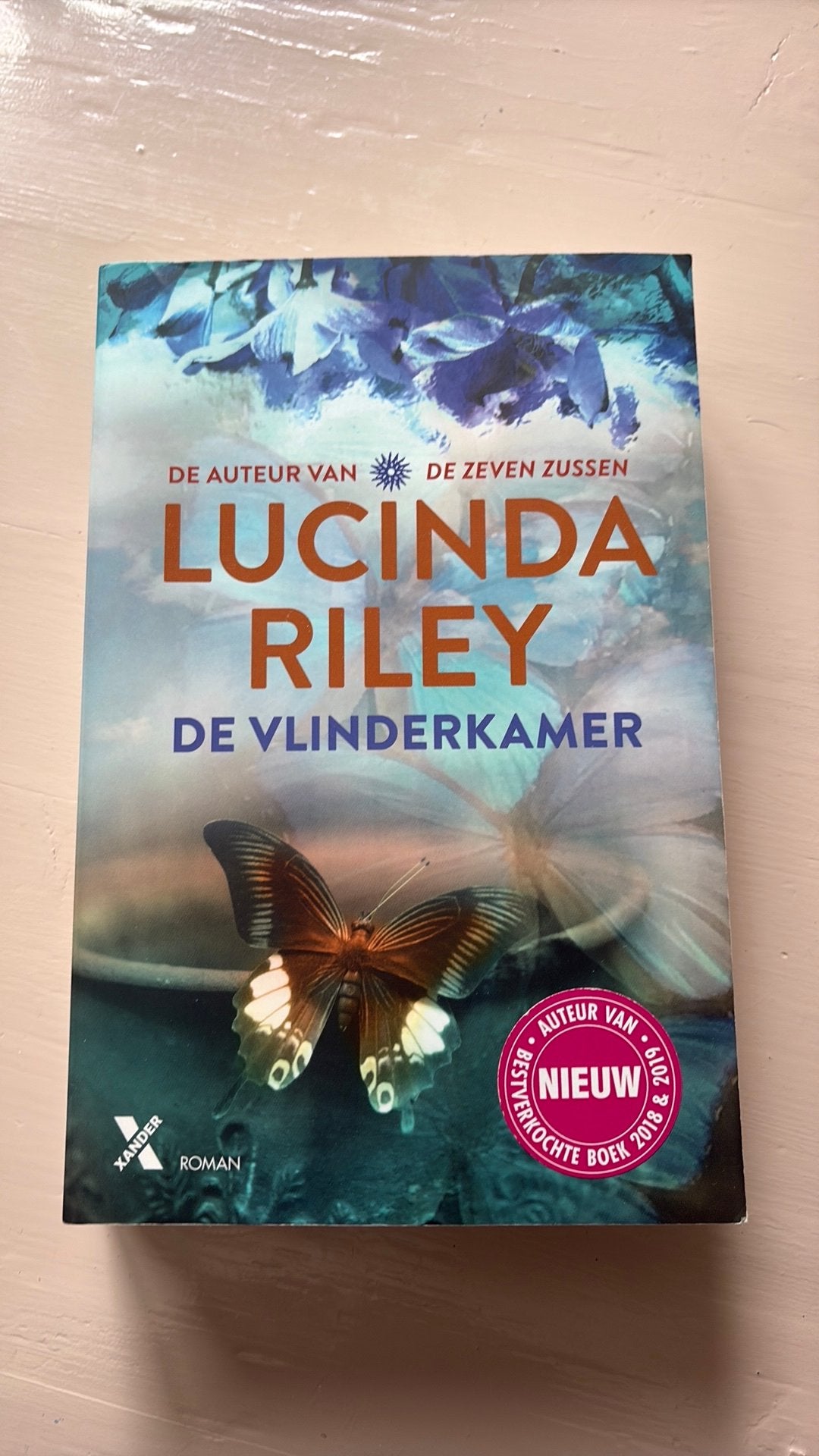 Lucinda Riley - De vlinderkamer, Ophalen, Zo goed als nieuw, Lucinda Riley