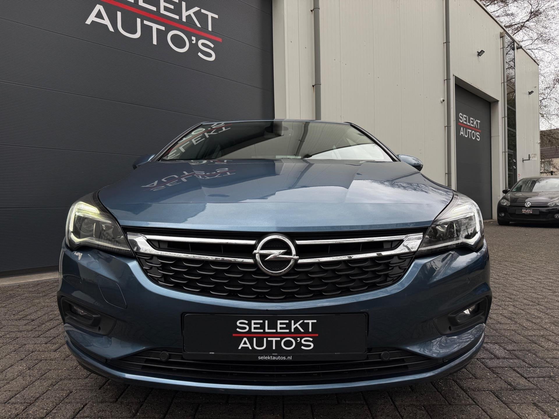 Opel Astra 1.0 Edition 105 Pk NAP Climate/LED/Bluetooth/Navi, Stof, Gebruikt, Blauw, 610 kg