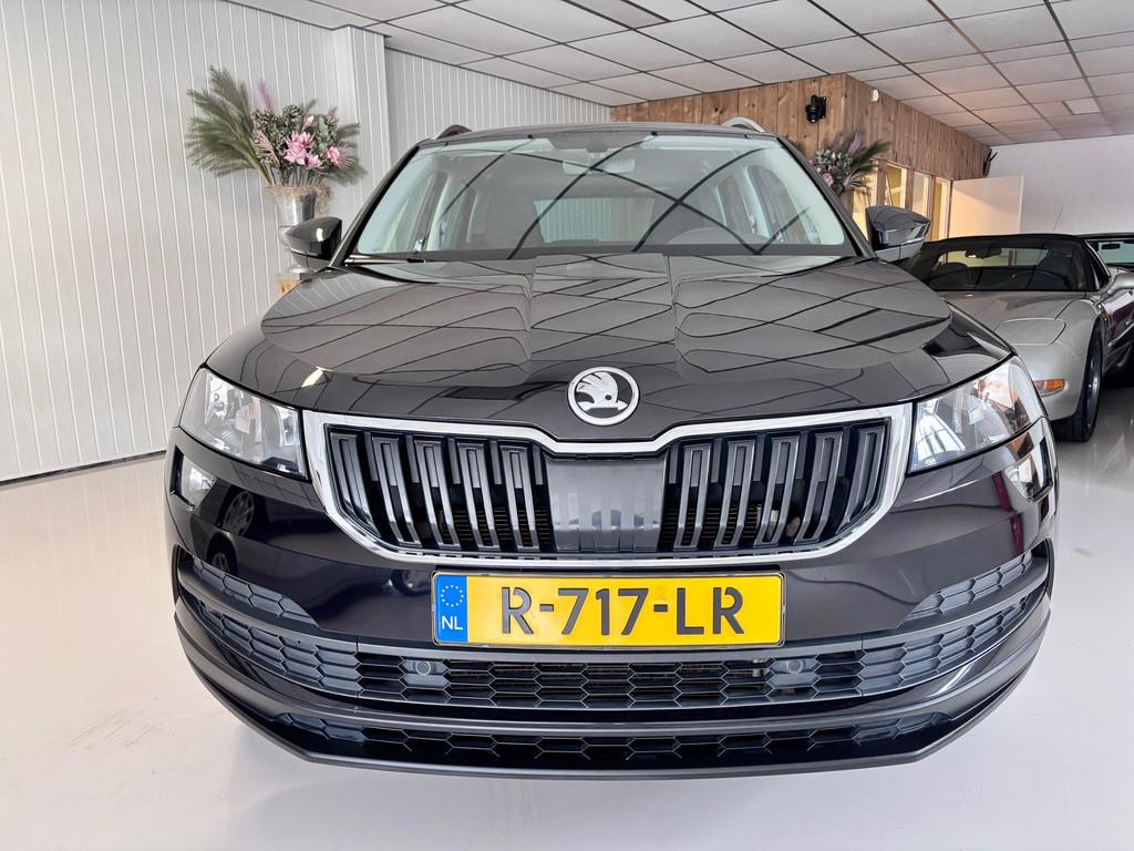 Skoda Karoq 1.5 TSI ACT BUSINESS AUTOMAAT, CARPLAY, ACC, PDC, Stof, 4 cilinders, Zwart, Karoq
